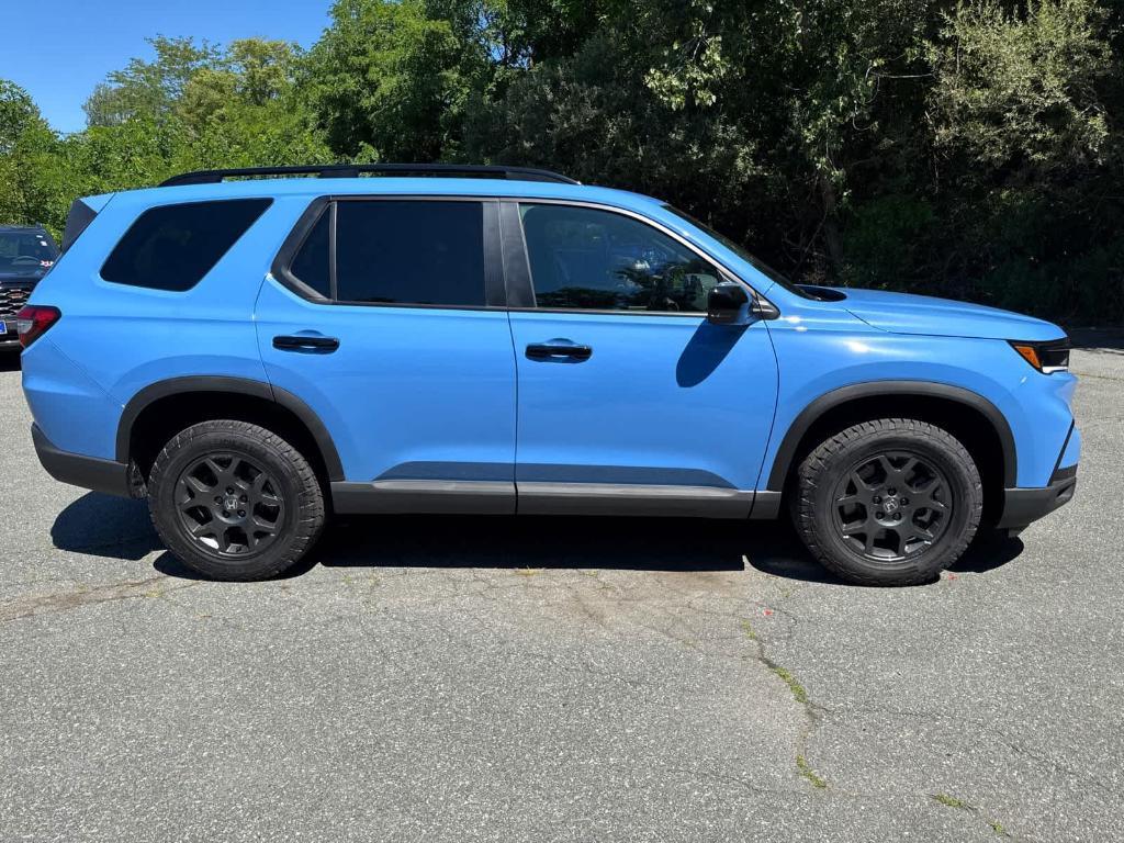 new 2025 Honda Pilot car, priced at $51,250