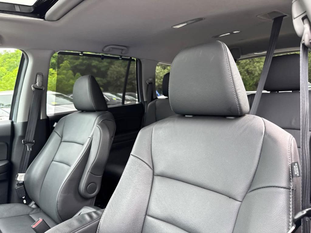used 2022 Honda Pilot car, priced at $33,988