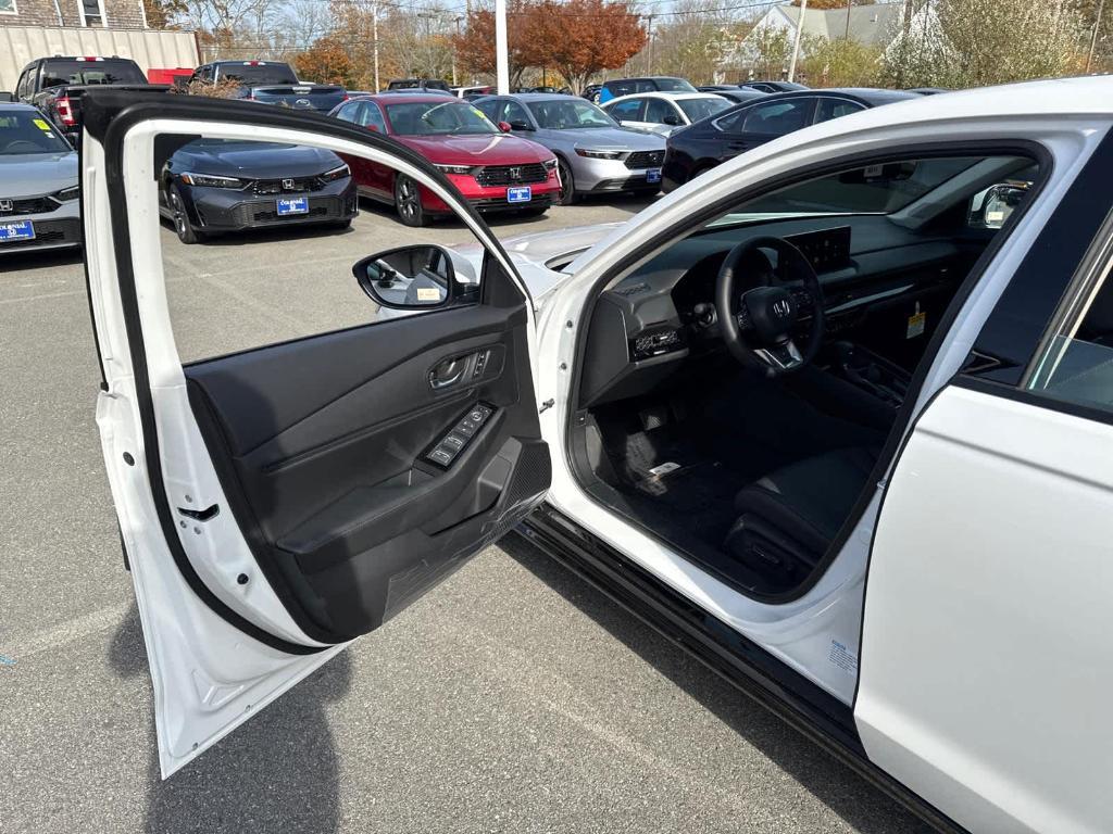 new 2025 Honda Accord Hybrid car, priced at $40,950