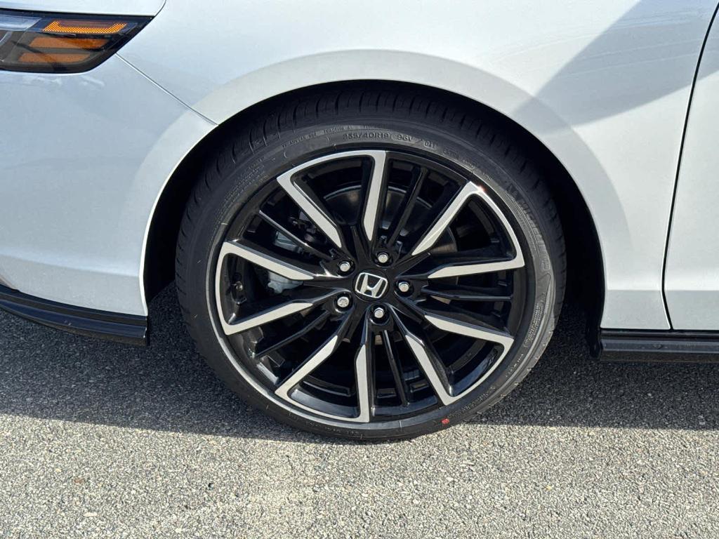 new 2025 Honda Accord Hybrid car, priced at $40,950