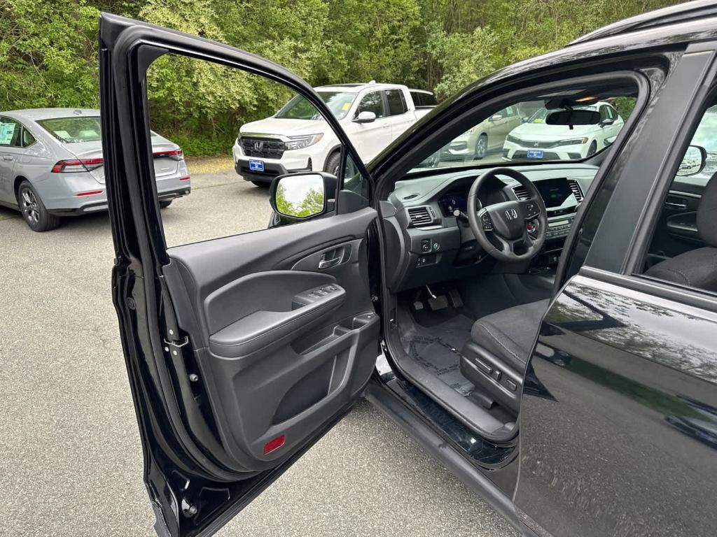 used 2022 Honda Pilot car, priced at $27,275