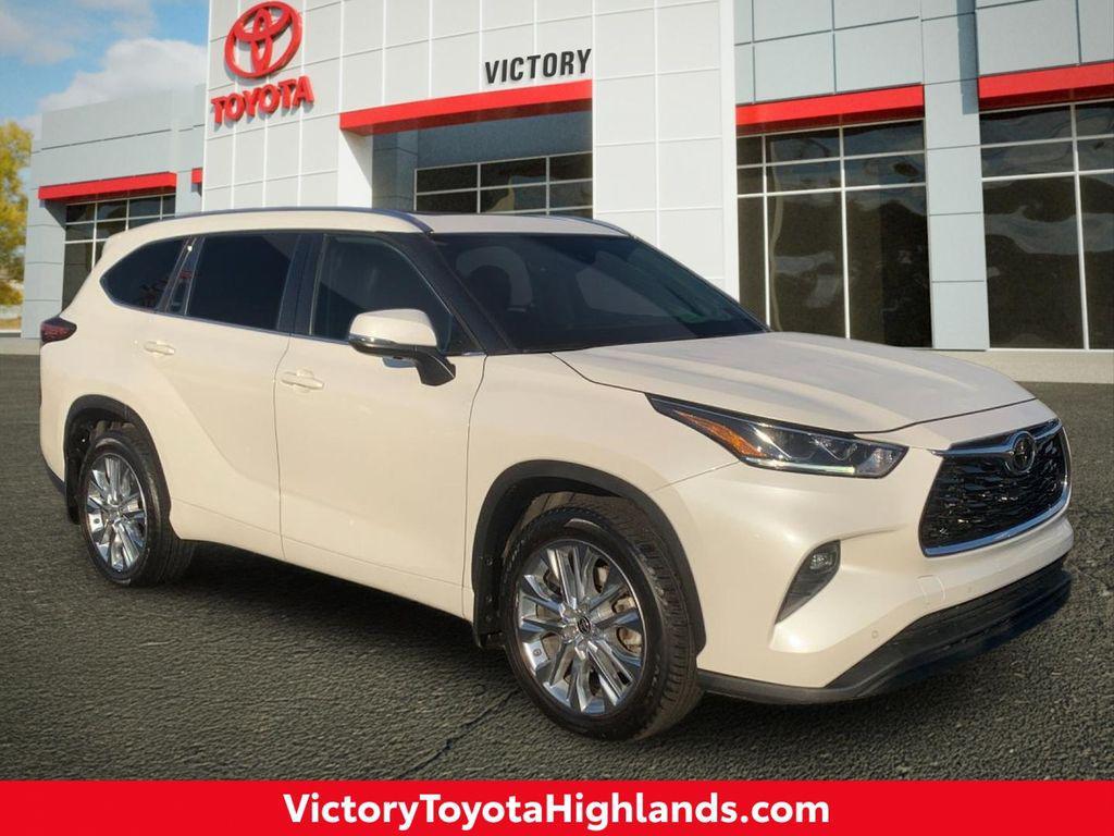 used 2021 Toyota Highlander car, priced at $36,755