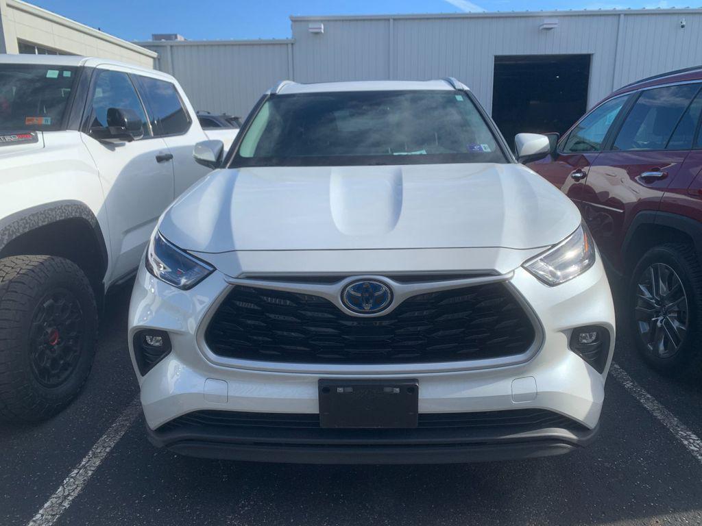 used 2023 Toyota Highlander Hybrid car, priced at $42,991