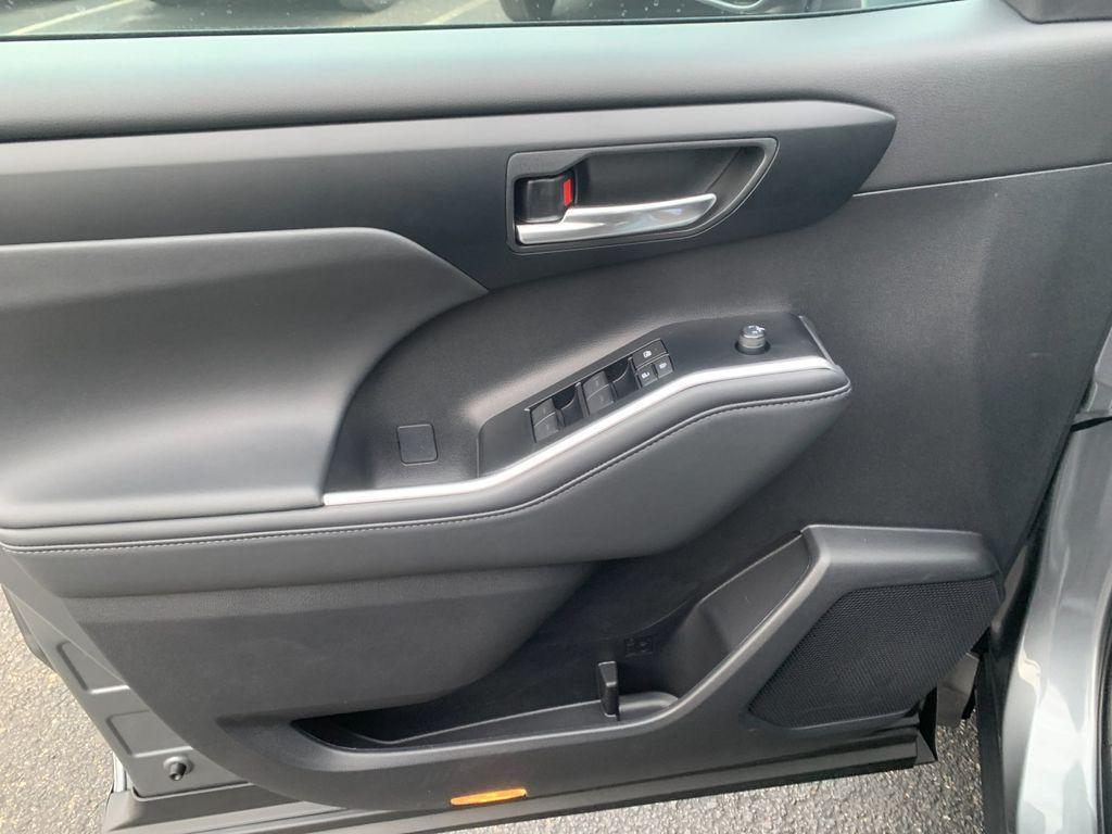 new 2026 Toyota Highlander car, priced at $51,838