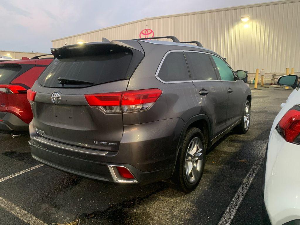 used 2019 Toyota Highlander car, priced at $31,991
