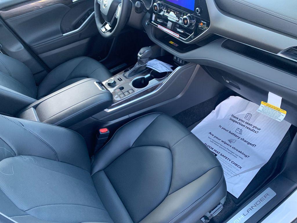 new 2025 Toyota Highlander car, priced at $53,482