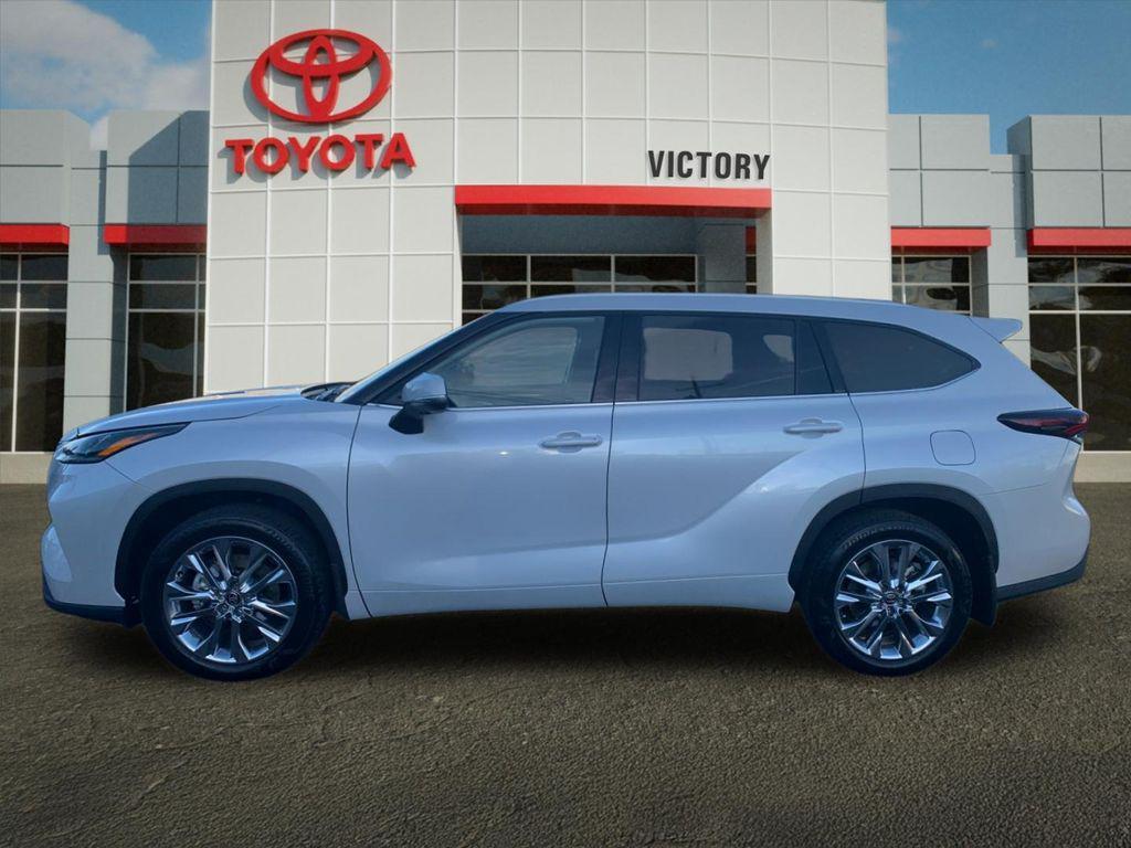 new 2025 Toyota Highlander car, priced at $53,482