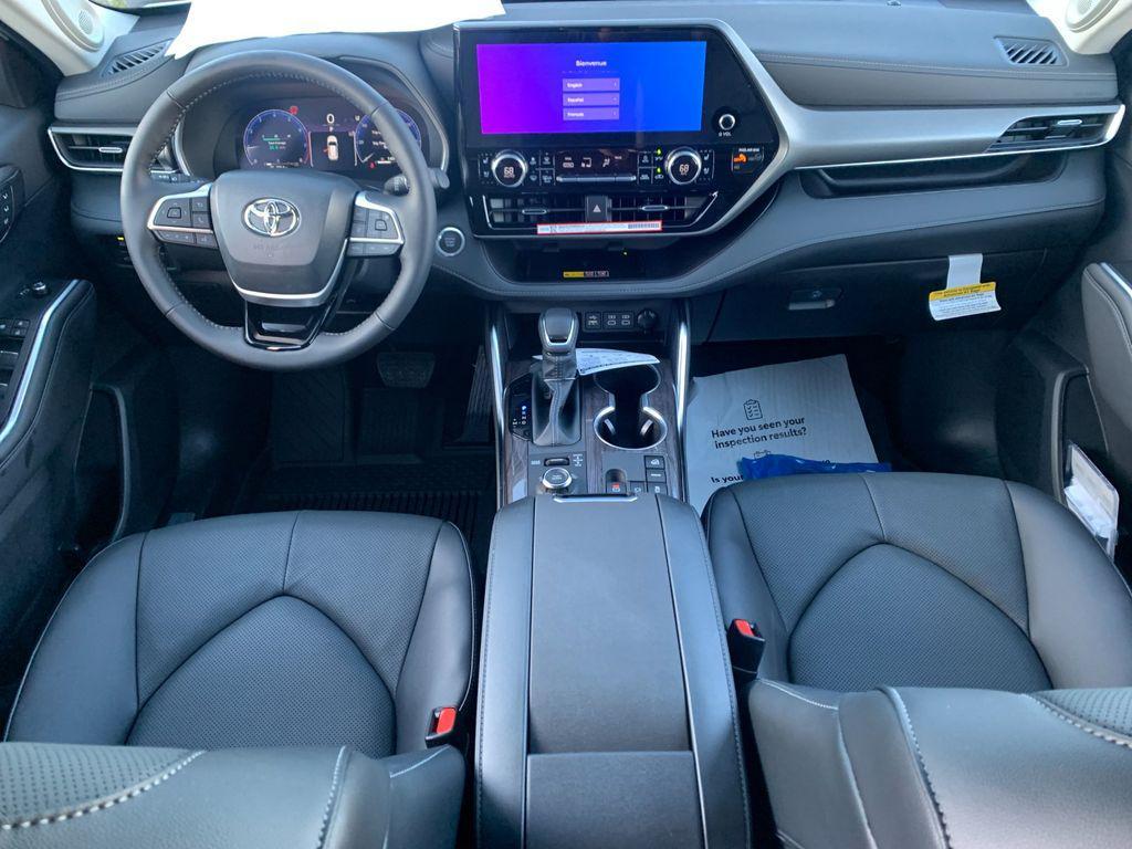 new 2025 Toyota Highlander car, priced at $53,482