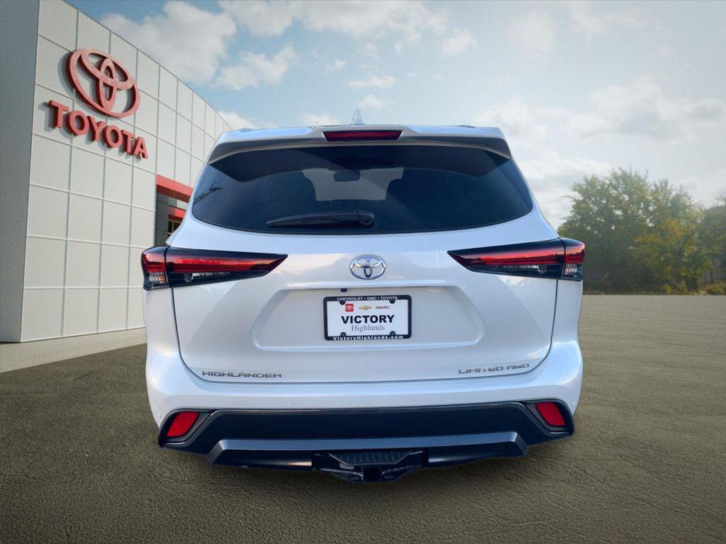 new 2025 Toyota Highlander car, priced at $53,482