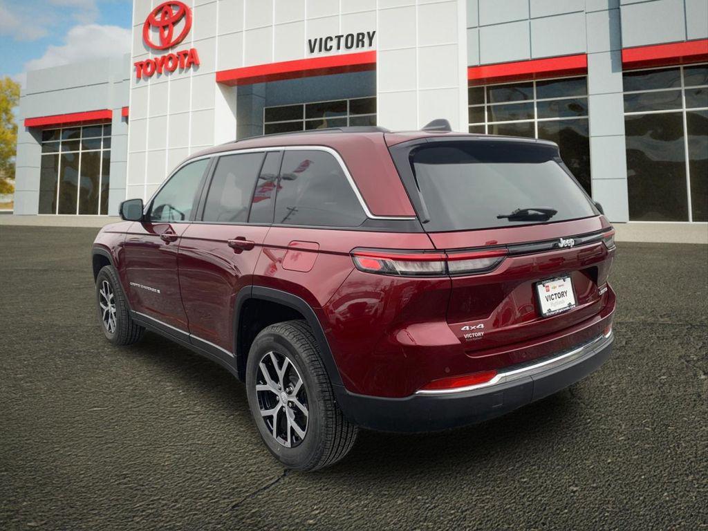 used 2024 Jeep Grand Cherokee car, priced at $37,745