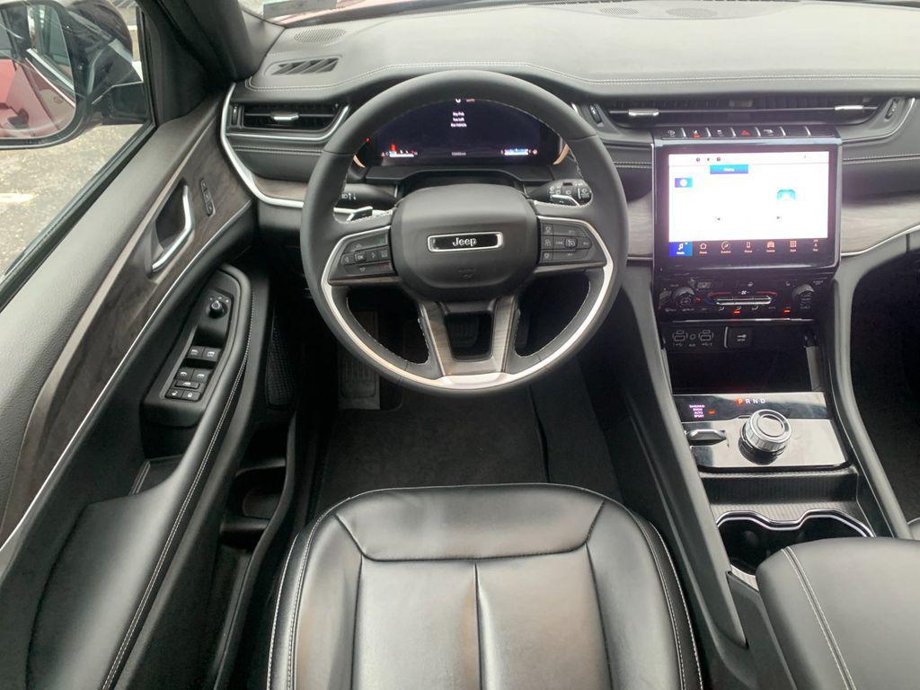 used 2024 Jeep Grand Cherokee car, priced at $37,745