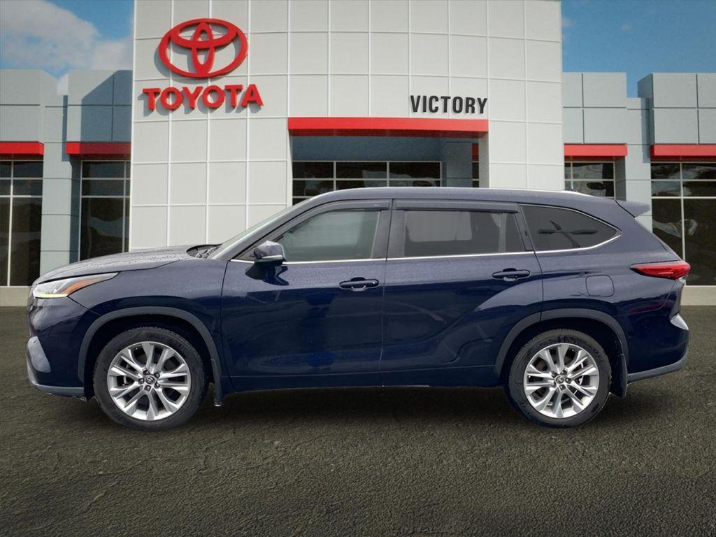 used 2020 Toyota Highlander car, priced at $31,224