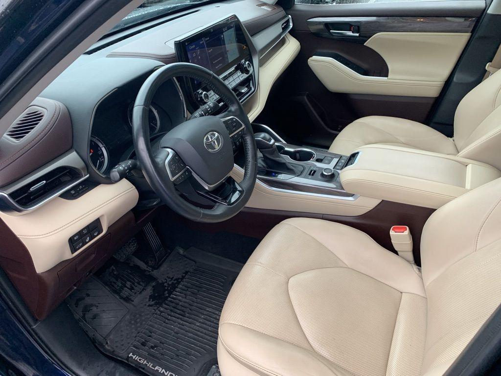 used 2020 Toyota Highlander car, priced at $31,520
