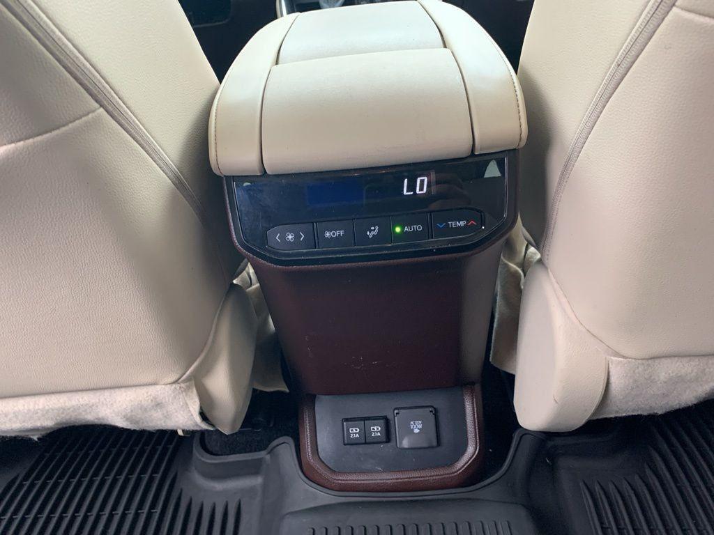 used 2020 Toyota Highlander car, priced at $31,520