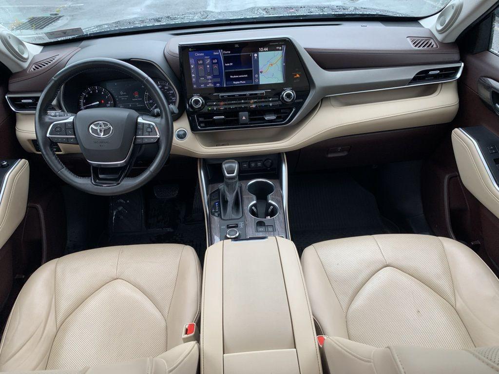 used 2020 Toyota Highlander car, priced at $31,520