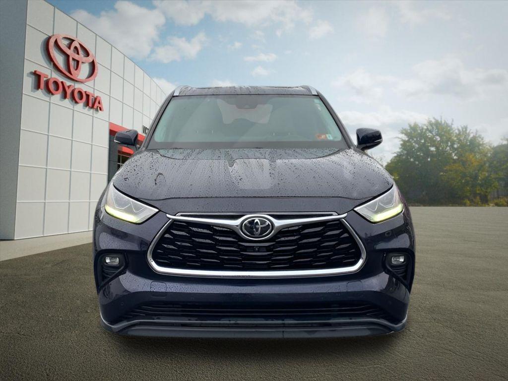 used 2020 Toyota Highlander car, priced at $31,224