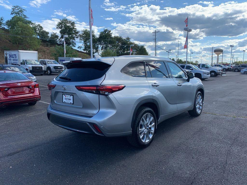 used 2021 Toyota Highlander car, priced at $30,920