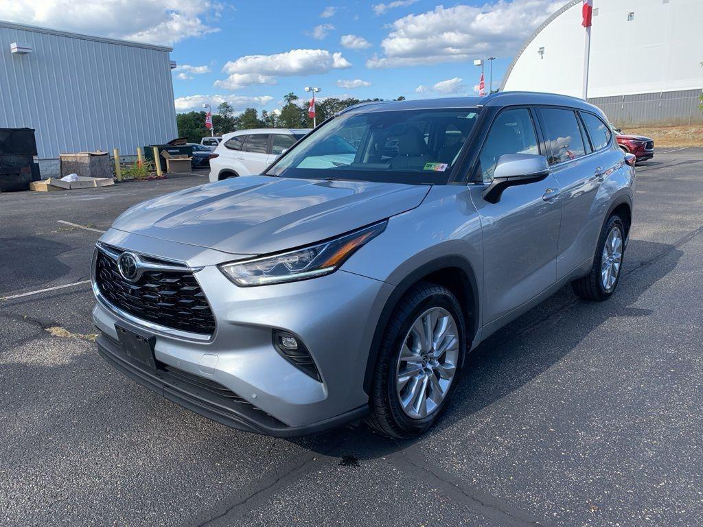 used 2021 Toyota Highlander car, priced at $30,920