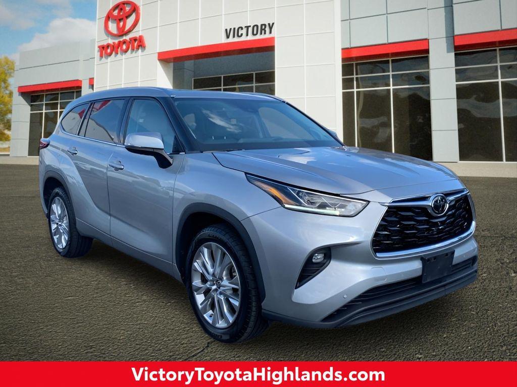 used 2021 Toyota Highlander car, priced at $30,920