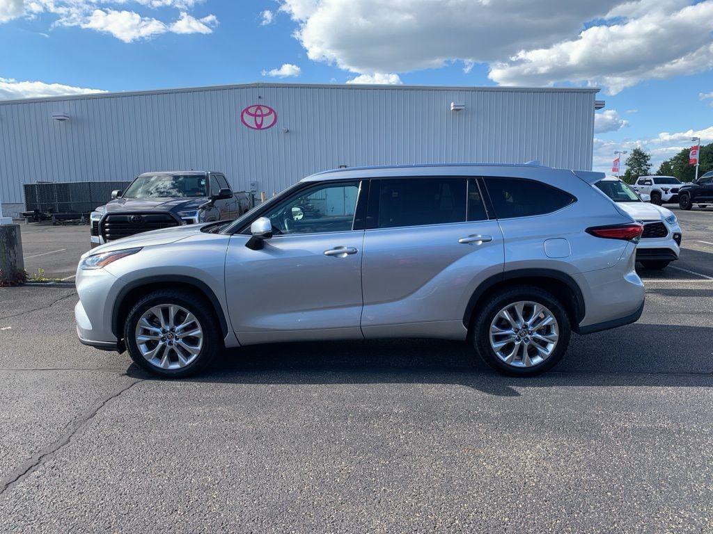 used 2021 Toyota Highlander car, priced at $30,920