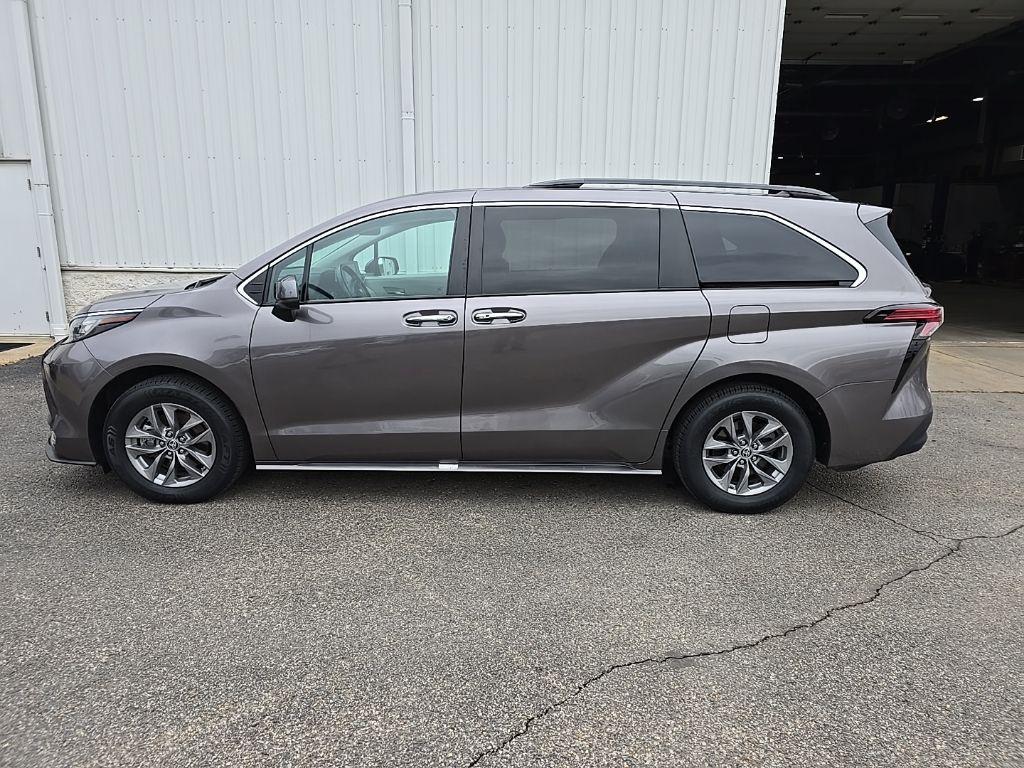 used 2022 Toyota Sienna car, priced at $42,119