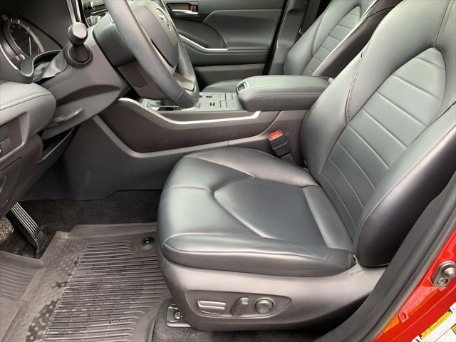 used 2022 Toyota Highlander car, priced at $36,991