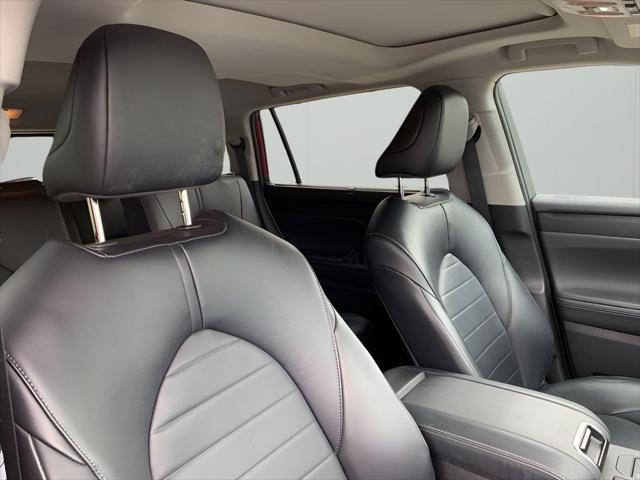 used 2022 Toyota Highlander car, priced at $36,991