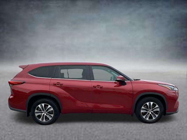 used 2022 Toyota Highlander car, priced at $36,991