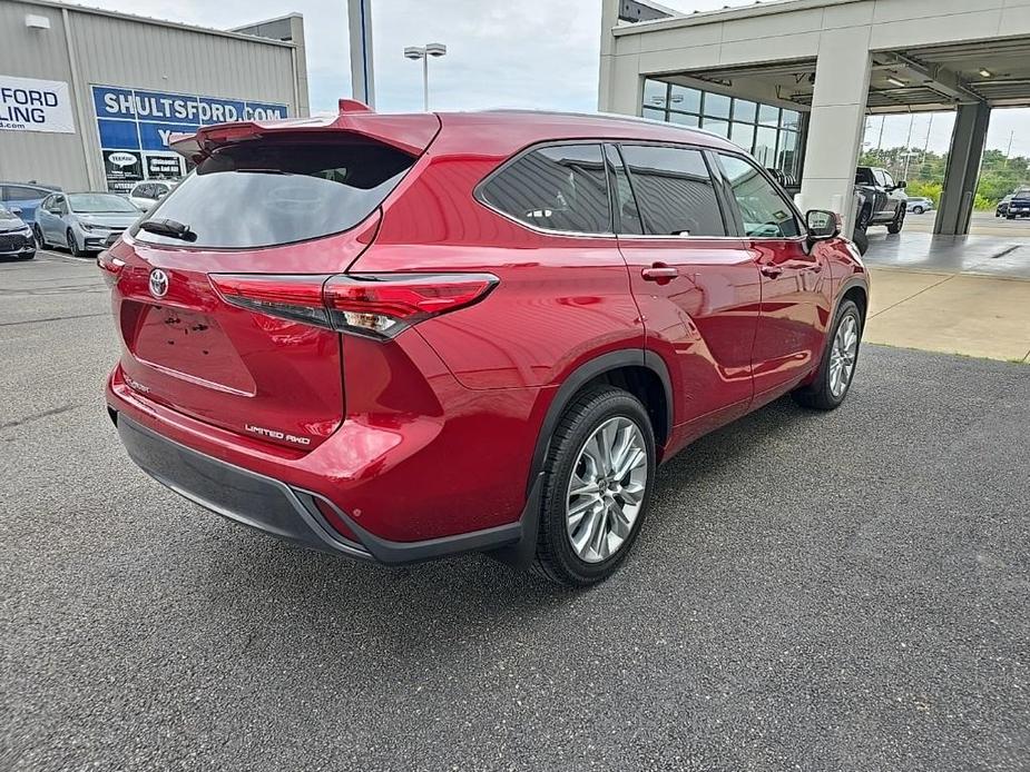 used 2021 Toyota Highlander car, priced at $31,897