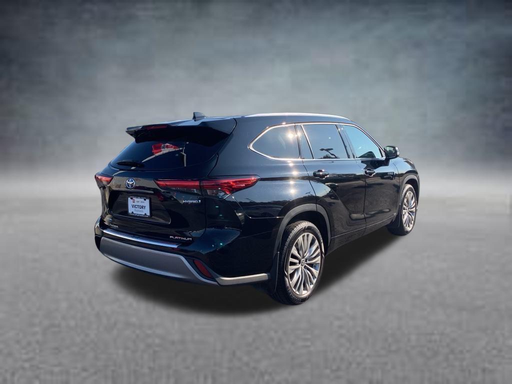 used 2021 Toyota Highlander Hybrid car, priced at $36,658
