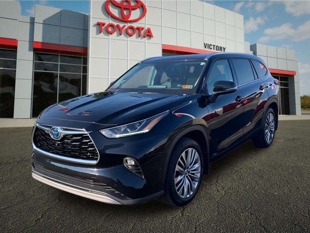 used 2021 Toyota Highlander Hybrid car, priced at $34,633