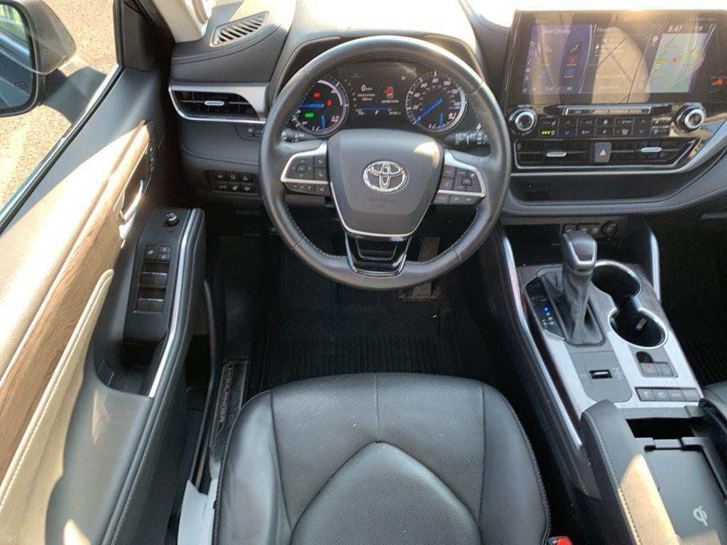used 2021 Toyota Highlander Hybrid car, priced at $34,633