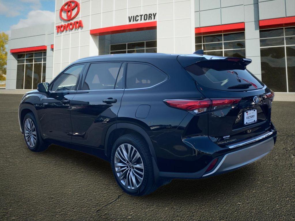 used 2021 Toyota Highlander Hybrid car, priced at $34,633