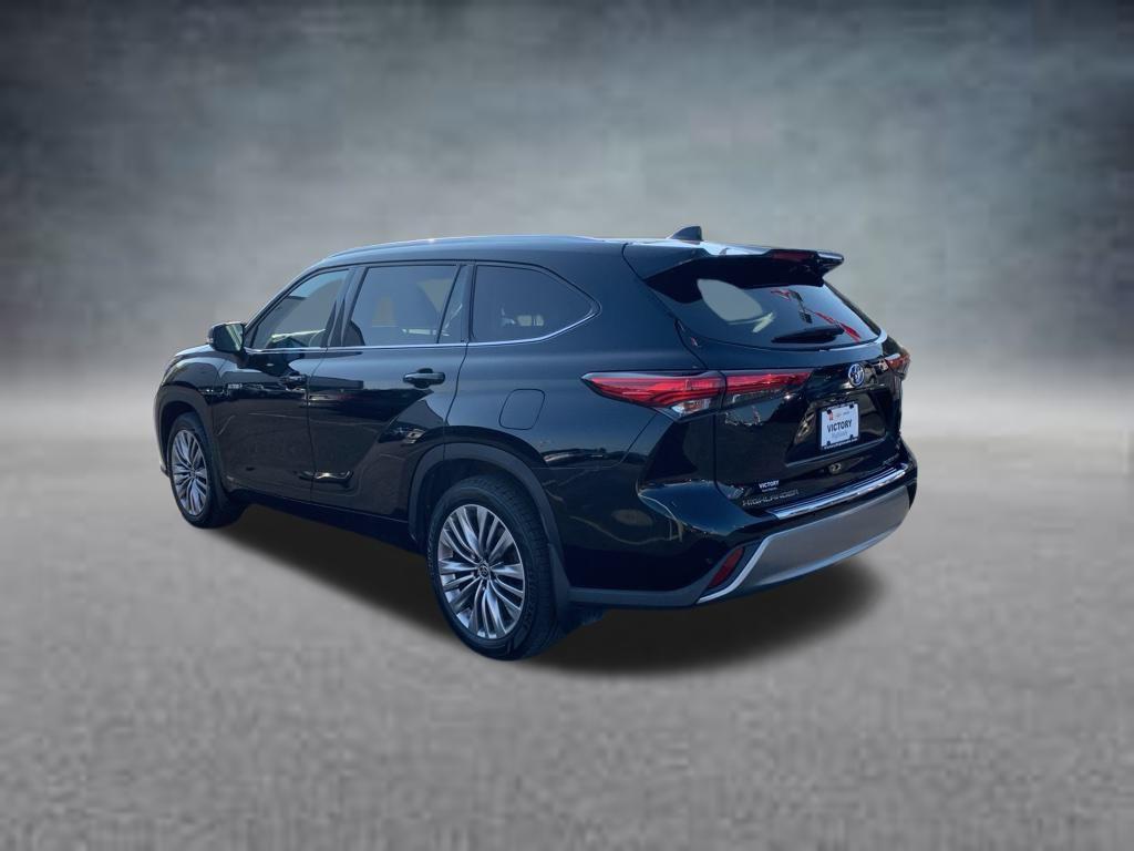 used 2021 Toyota Highlander Hybrid car, priced at $36,658