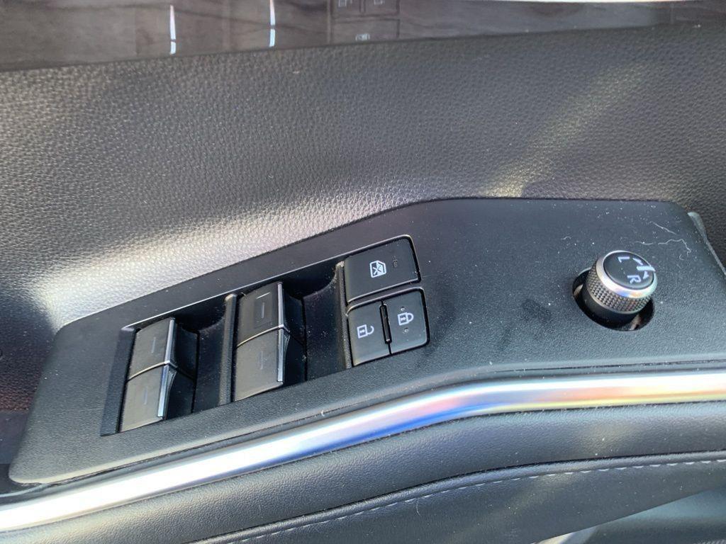 used 2021 Toyota Highlander Hybrid car, priced at $34,633