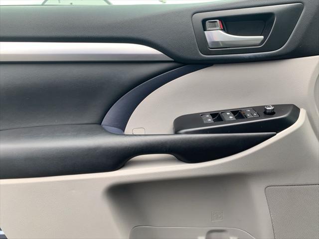 used 2019 Toyota Highlander car, priced at $25,991