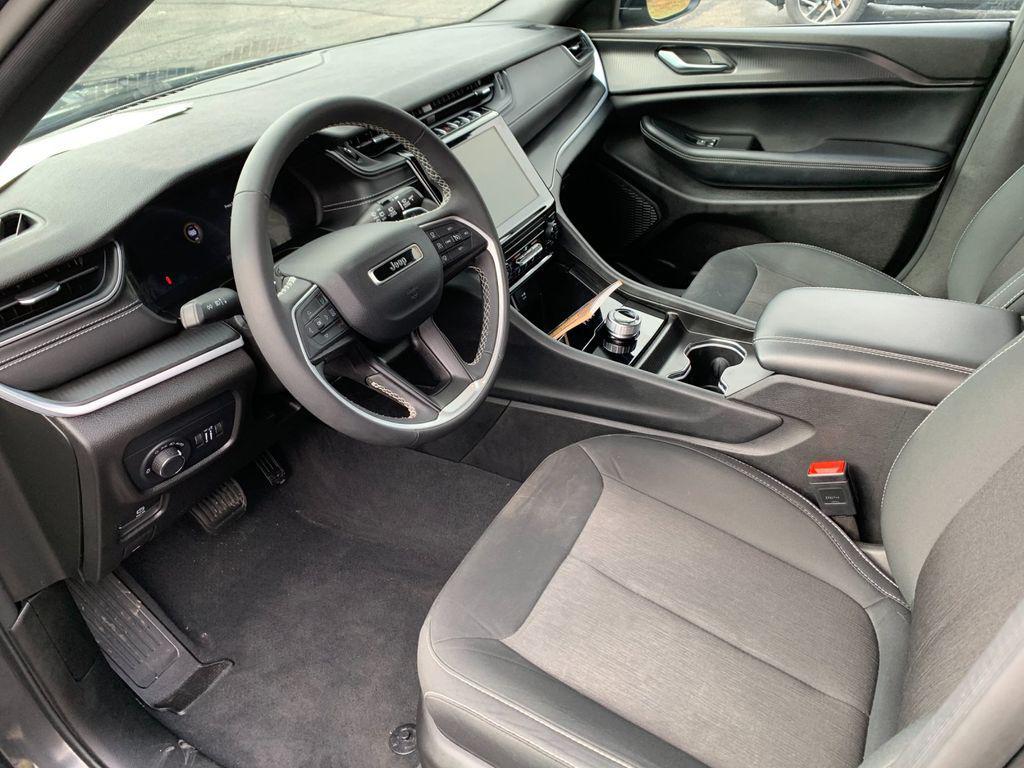 used 2024 Jeep Grand Cherokee car, priced at $30,143