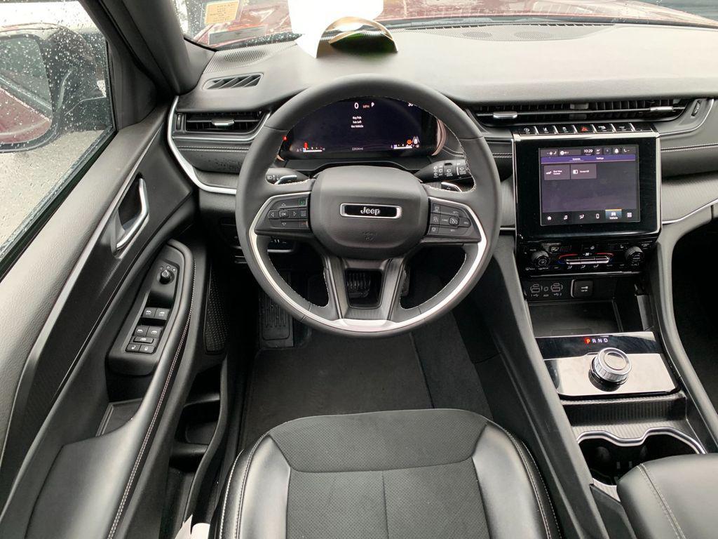 used 2024 Jeep Grand Cherokee car, priced at $33,392