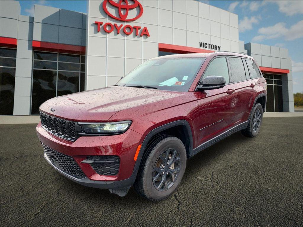 used 2024 Jeep Grand Cherokee car, priced at $33,392