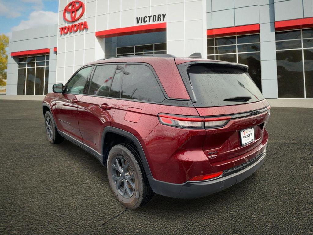 used 2024 Jeep Grand Cherokee car, priced at $33,392