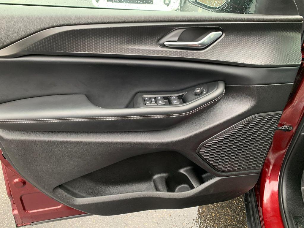 used 2024 Jeep Grand Cherokee car, priced at $33,392