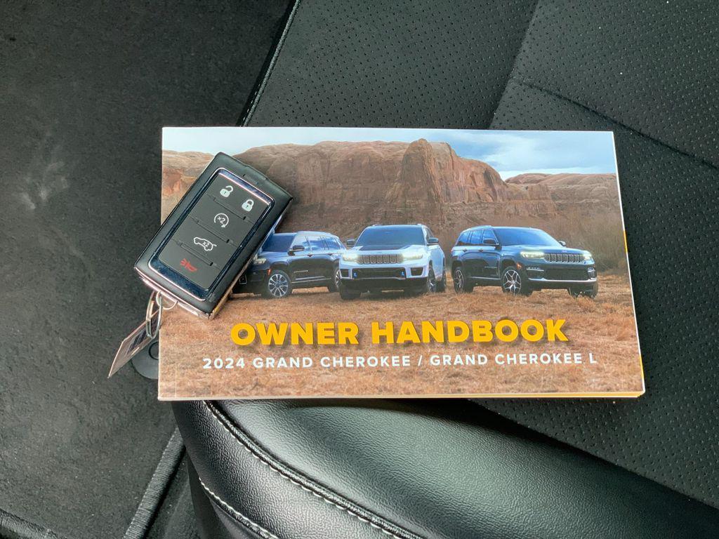 used 2024 Jeep Grand Cherokee car, priced at $33,392