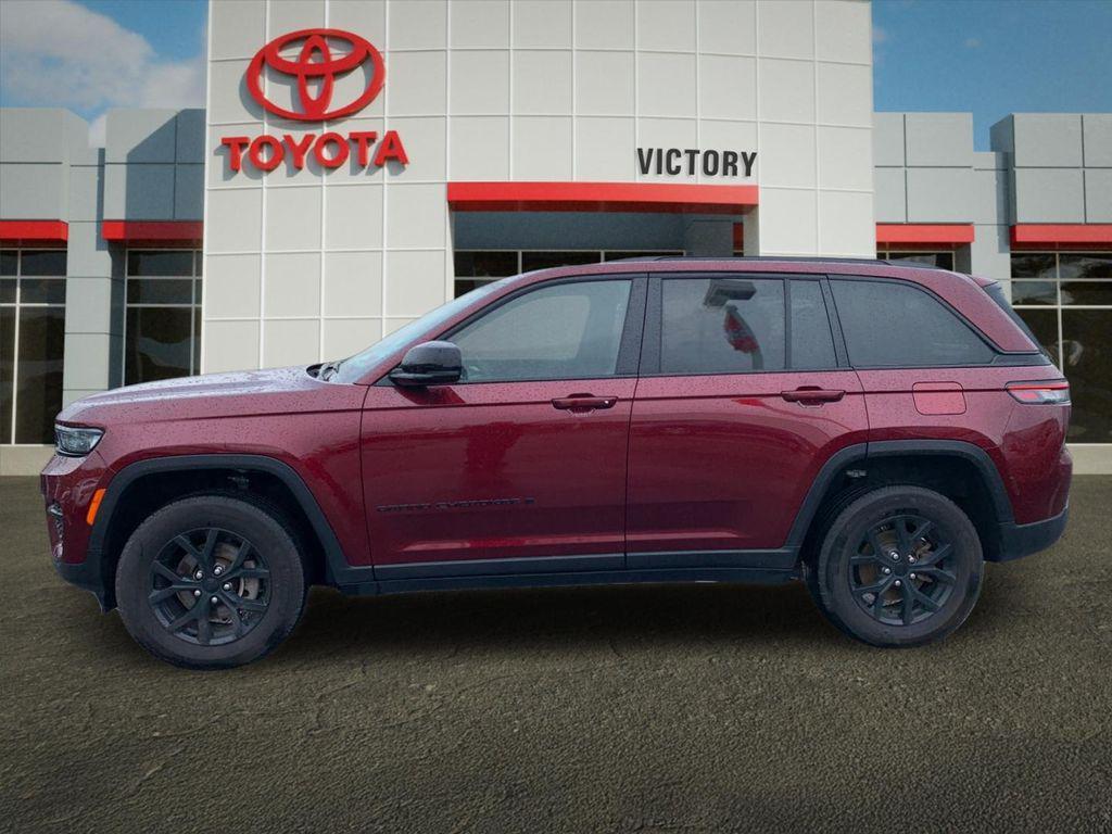 used 2024 Jeep Grand Cherokee car, priced at $33,392