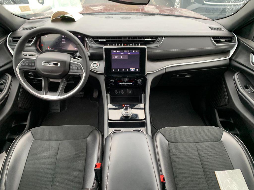 used 2024 Jeep Grand Cherokee car, priced at $33,392