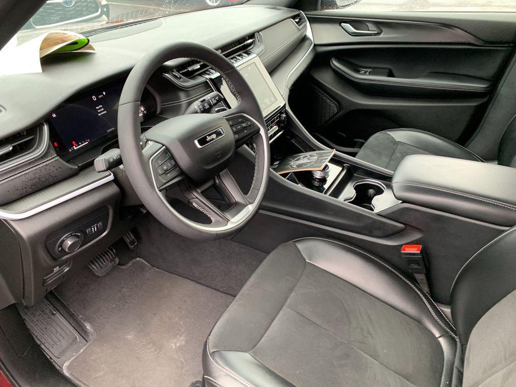 used 2024 Jeep Grand Cherokee car, priced at $33,392