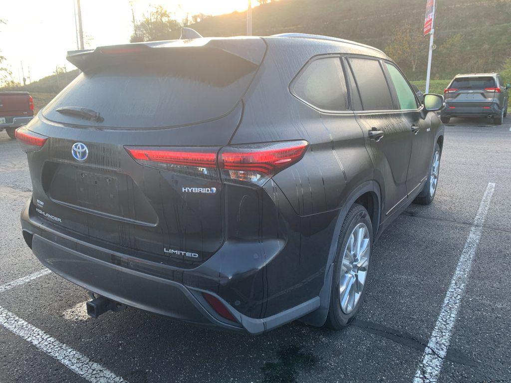 used 2021 Toyota Highlander Hybrid car, priced at $33,991
