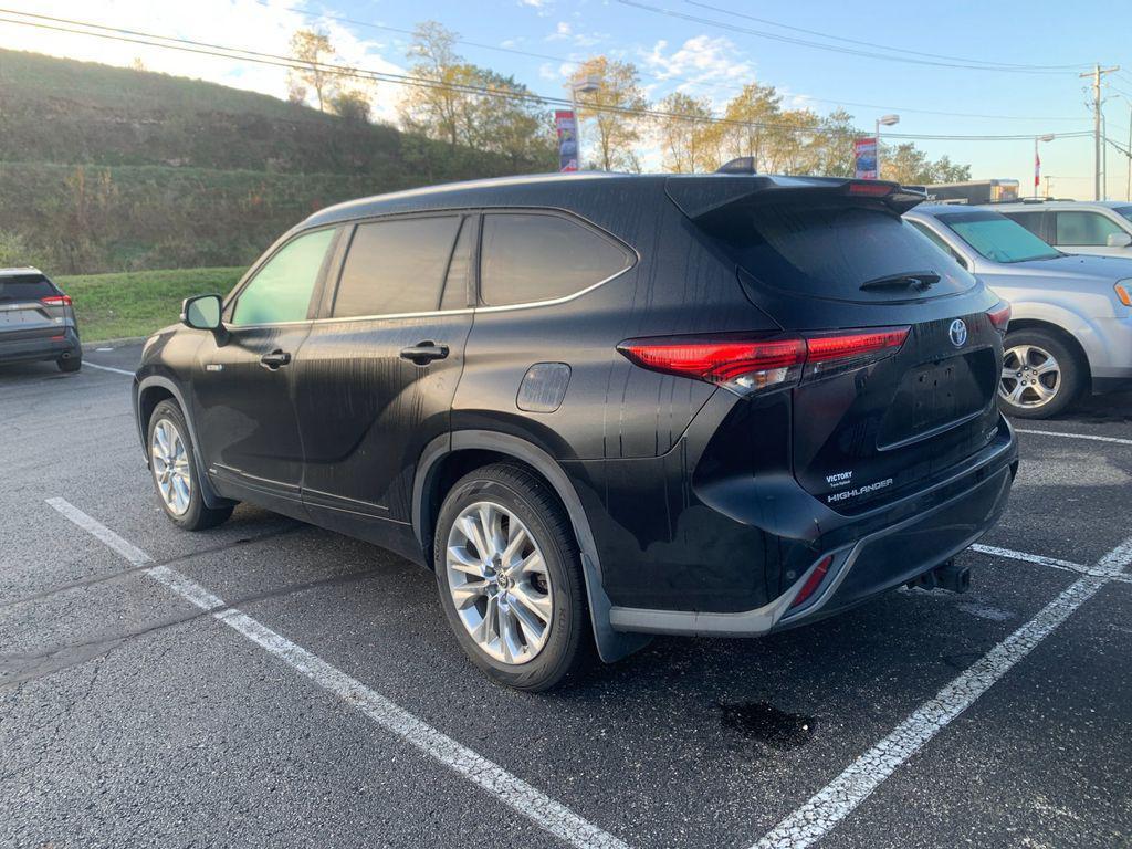used 2021 Toyota Highlander Hybrid car, priced at $33,991