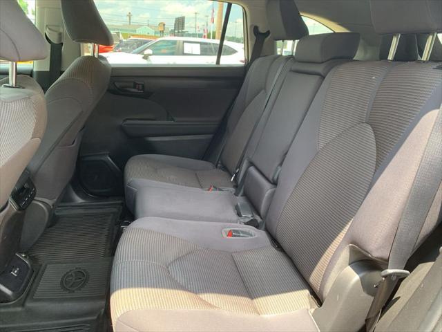 used 2023 Toyota Highlander car, priced at $31,750