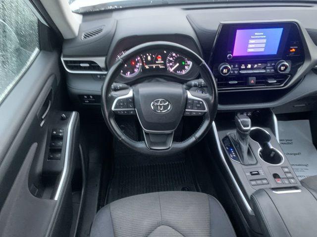 used 2023 Toyota Highlander car, priced at $33,497