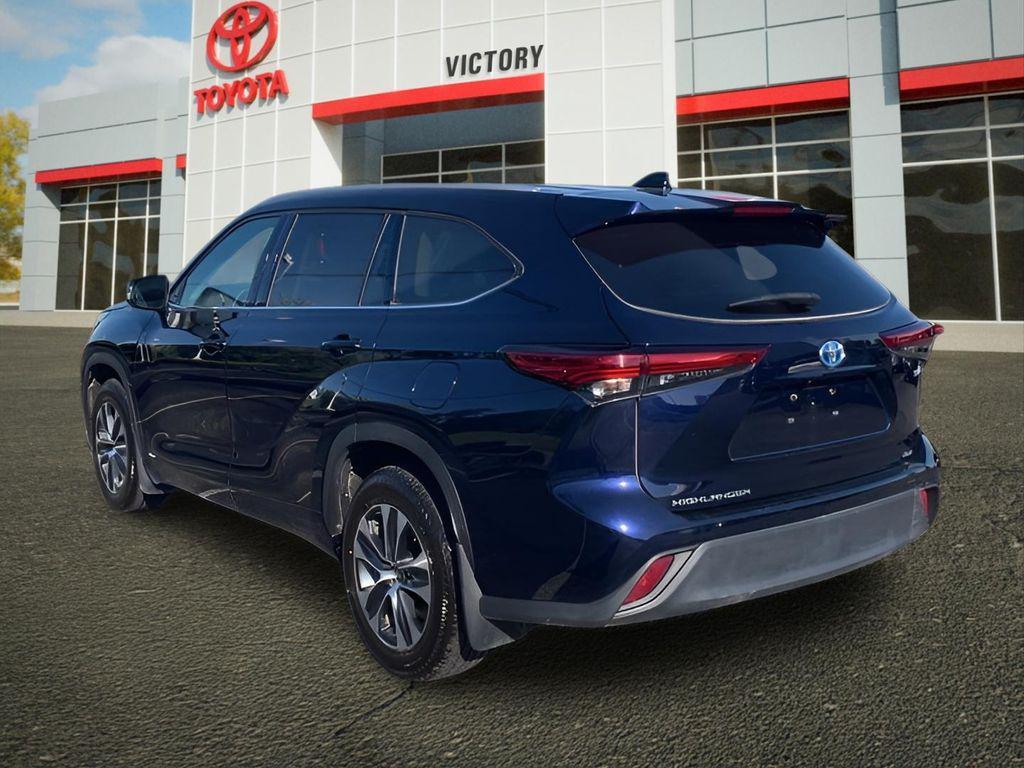 used 2022 Toyota Highlander Hybrid car, priced at $30,146